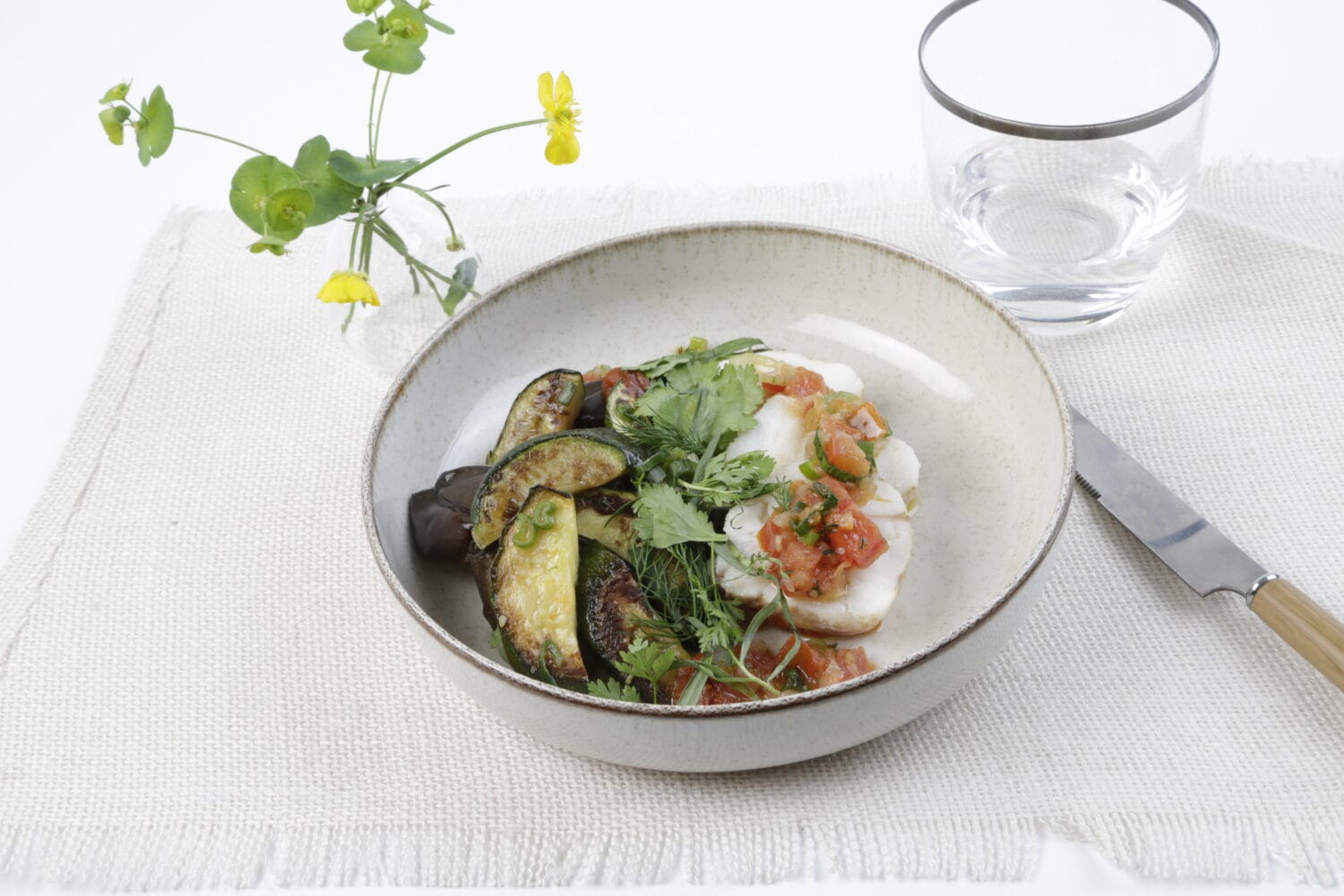 Gigot de lotte rôti, confit de légumes, sauce vierge