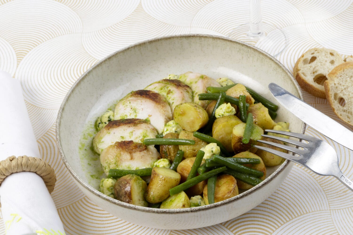 Poulet aux haricots verts et grenaille